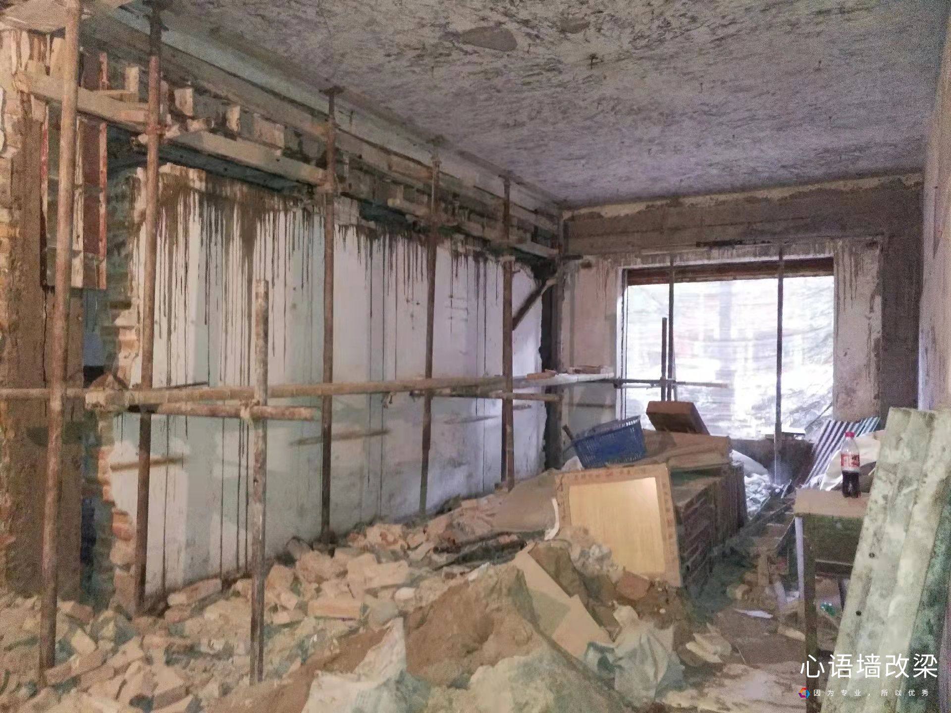江西宜春墻改梁施工隊照片.jpg
